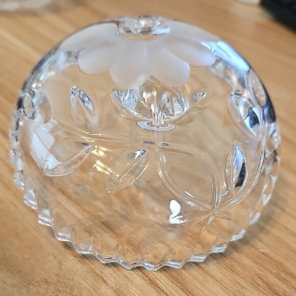 Princess House Etched Floral Lead Crystal Ring Holder with Dome Lid Puff Box - Picture 5 of 5